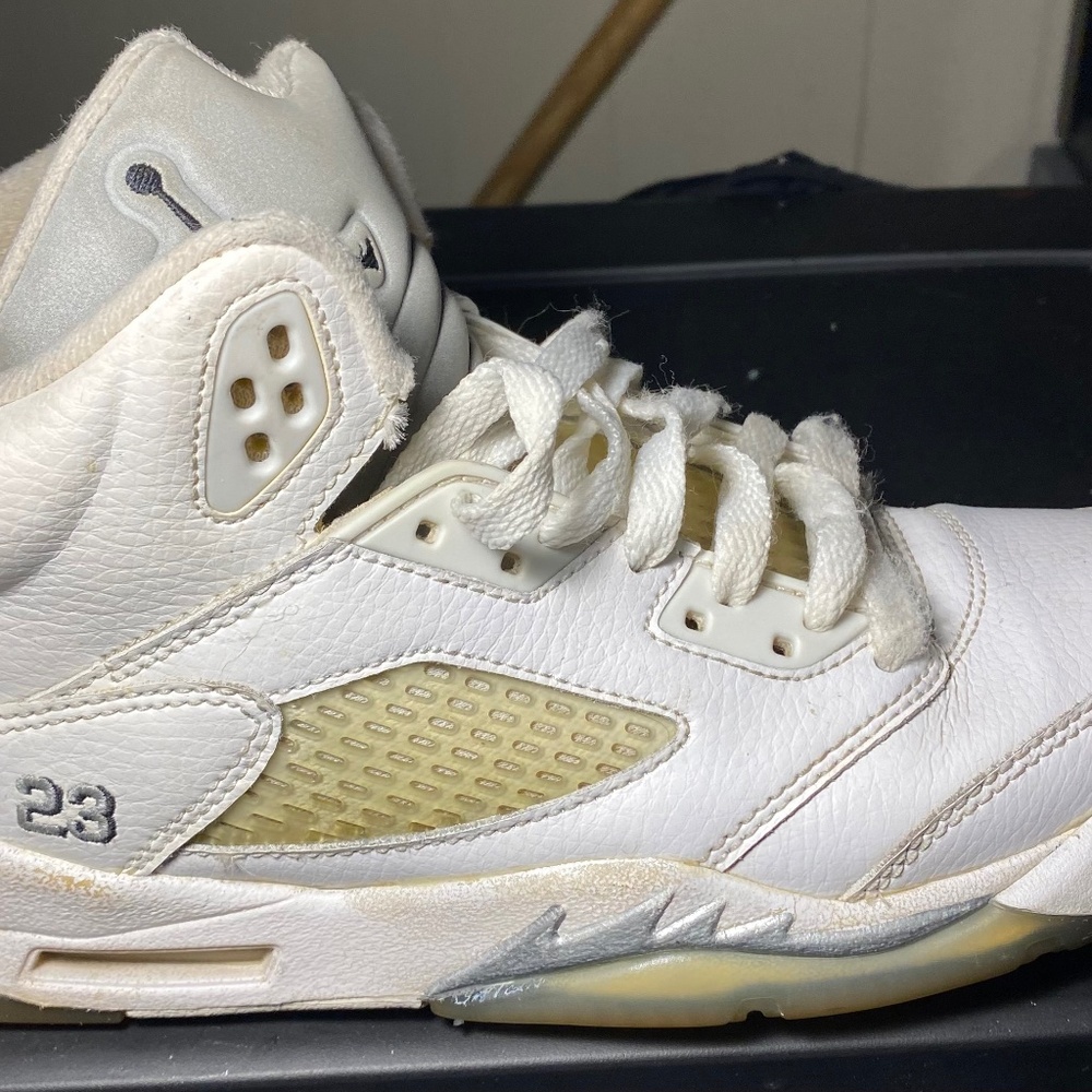 Air Jordan 5 Retro metallic whitesize 6.5 Y